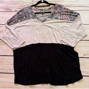 Honeyme Curvy Floral Paisley Colorblock V-Neck Top Gray Black 3X